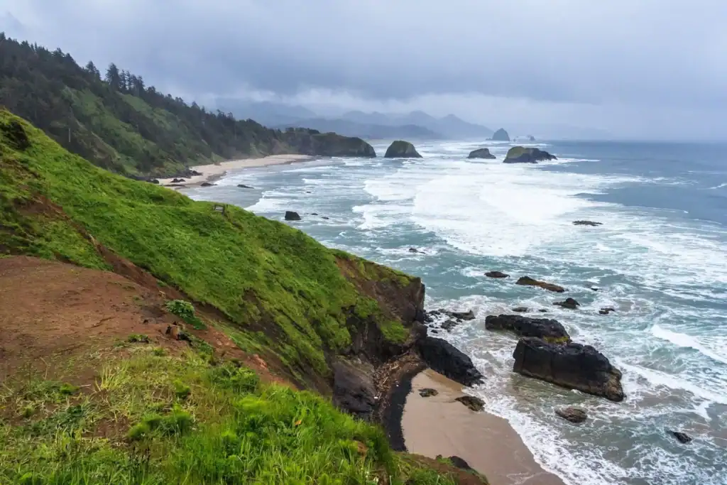 5 Reasons to Move to the Oregon Coast
