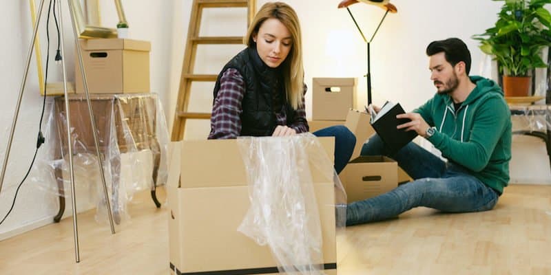Smart Moving Hacks: How to Pack Books the Right (& Easy) Way