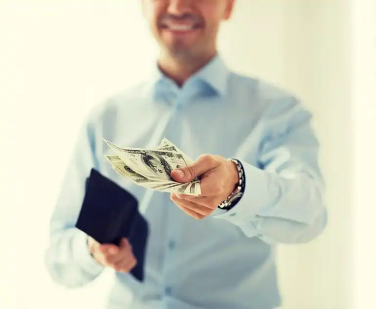 Should You Tip Movers?