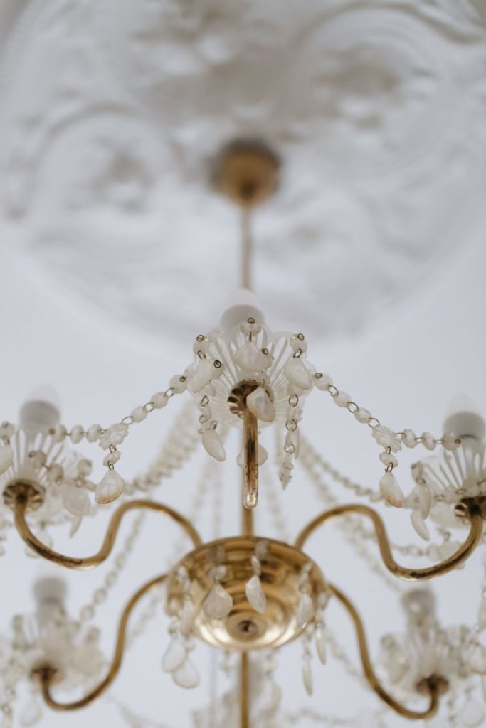 How to Pack a Chandelier: Step-by-Step Guide